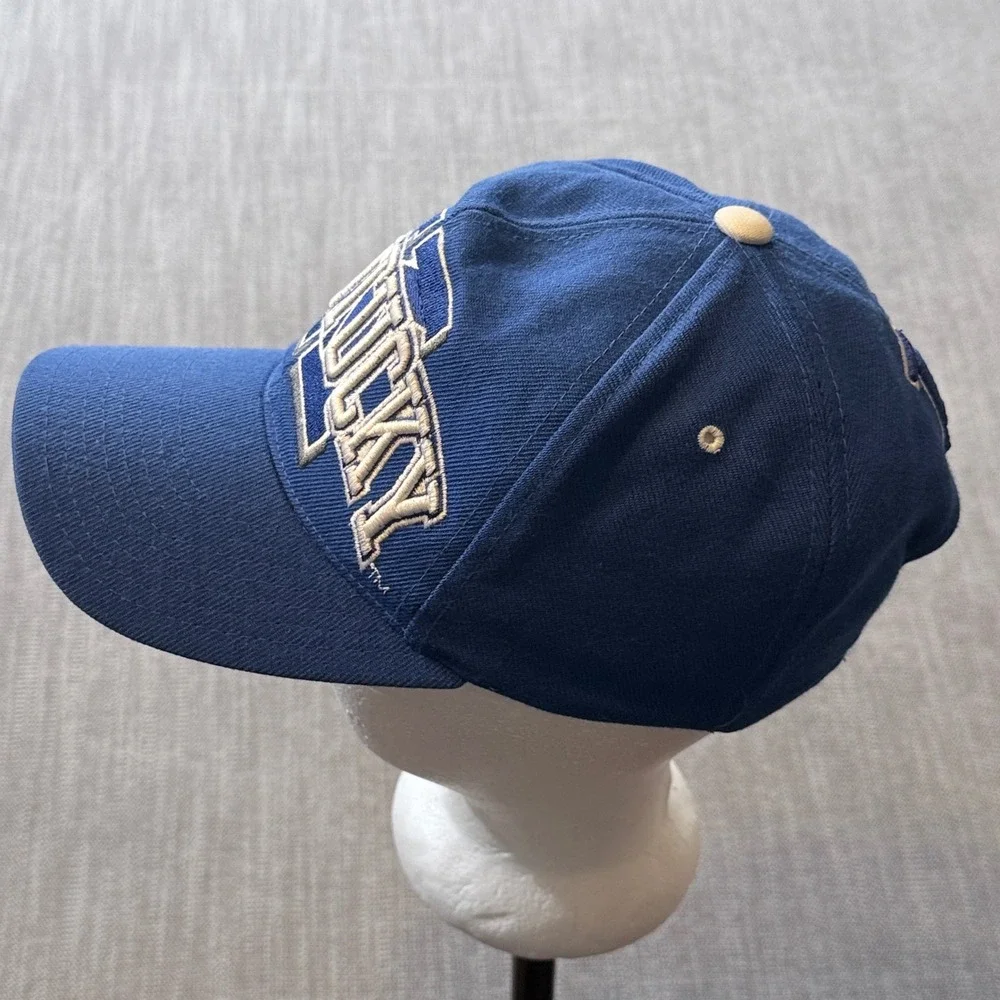 Kentucky Wildcats Vintage Snapback Hat Blue Raised Embroidery NCAA‎ One Size